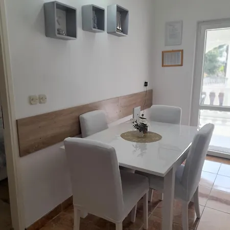 Megy Apartment *